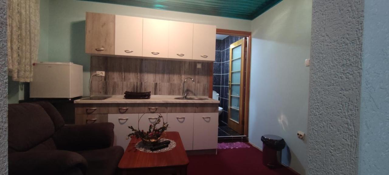 פלייבליה Guesthouse Prenociste Faraon מראה חיצוני תמונה