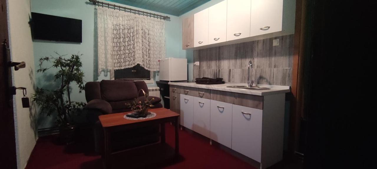 פלייבליה Guesthouse Prenociste Faraon מראה חיצוני תמונה